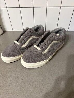 NWOT Vans Old Skool “Cozy Hug” sneakers - size 7w/5.5m